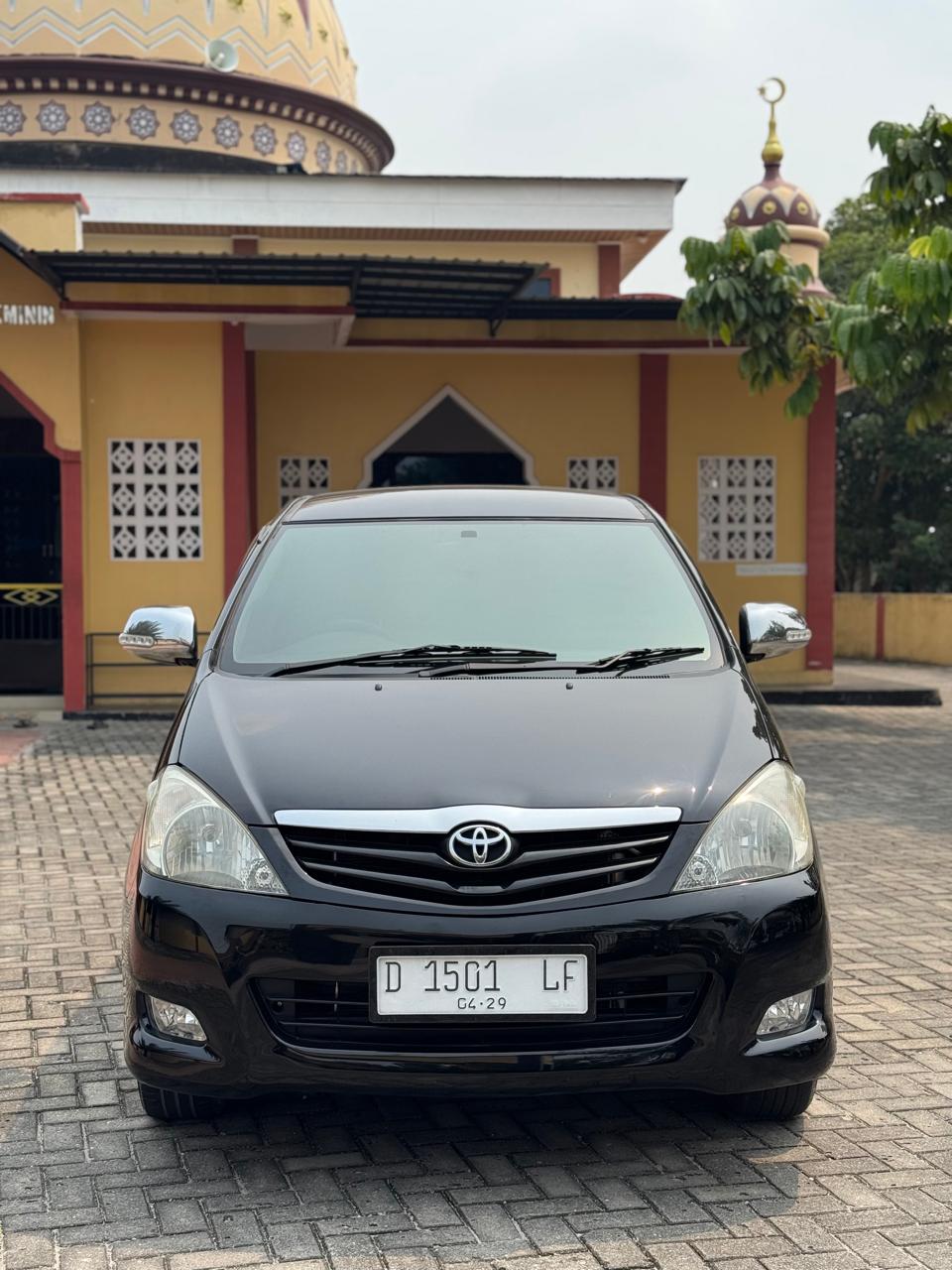 Toyota Kijang Innova Gen 1 Facelift 1 2.0 Bensin / 2.5 Diesel Type G/V